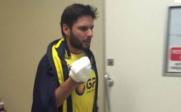 Shahid Afridi to miss PSL final, says sorry to fans
