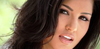 Meet Sunny Leone at Gitex Shopper today