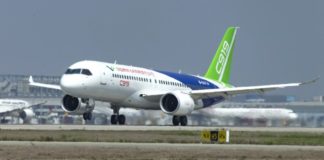 First Chinese passenger jet completes maiden flight