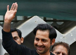 Sarfaraz gets hero’s welcome at home