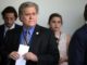 Trump fires chief strategist Bannon