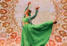 The Silk Road caravan brings an exceptional necklace to Global Village