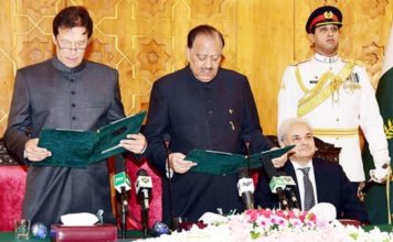 Imran Khan sworn in as 22nd prime minister of Pakistan