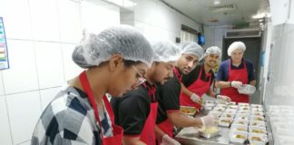 Avivo Group distributes iftar meals among needy Avivo Group UAE