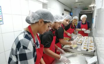 Avivo Group distributes iftar meals among needy Avivo Group UAE