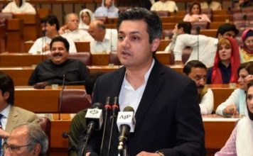Imran govt presents Rs7 trillion budget budget