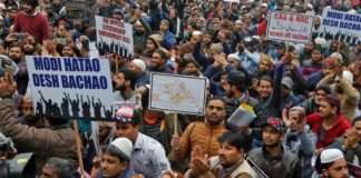 Fresh clashes in India as death toll hits nine