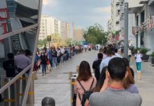Dubai metro coronavirus queue