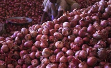 Dubai acts against wholesaler for hiking onion price Dubai onions