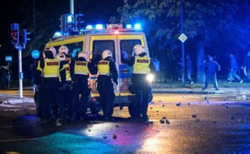 Sweden faces riots after banning anti-Muslim leader Sweden faces riots after banning anti-Muslim leader