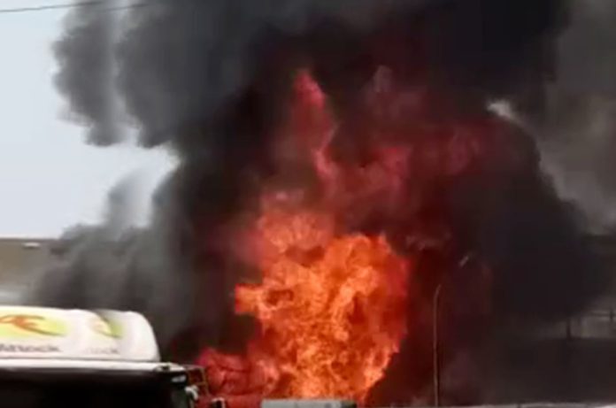 Oil terminal fire kills 2, injures 3 in Pakistan