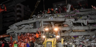 At least 26 killed in Turkey, Greece quakes At least 26 killed in Turkey, Greece quakes