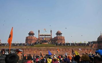 Protest in India: farmers swarm New Delhi’s Red Ford India farmers protest