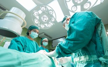 Doctors finish heart surgery despite hospital fire in Russia Doctors finish heart surgery despite hospital fire