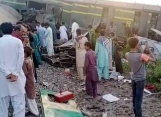 Over 30 lost lives, 100 injured in Pakistan train collision Over 30 lost lives, 100 injured in Pakistan train collision