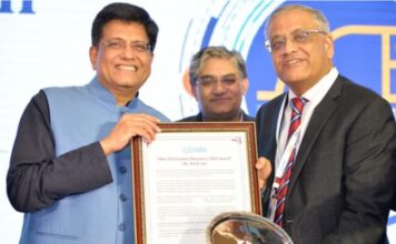 Kamal Vachani congratulates Atul Lall for ‘Man of Electronics Award’ Kamal Vachani congratulates Atul Lall for ‘Man of Electronics Award’