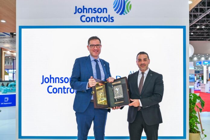 Al Bandar Rotana & Al Bandar Arjaan by Rotana Receives Prestigious Sustainability Award from Johnson Controls at WETEX 2024
